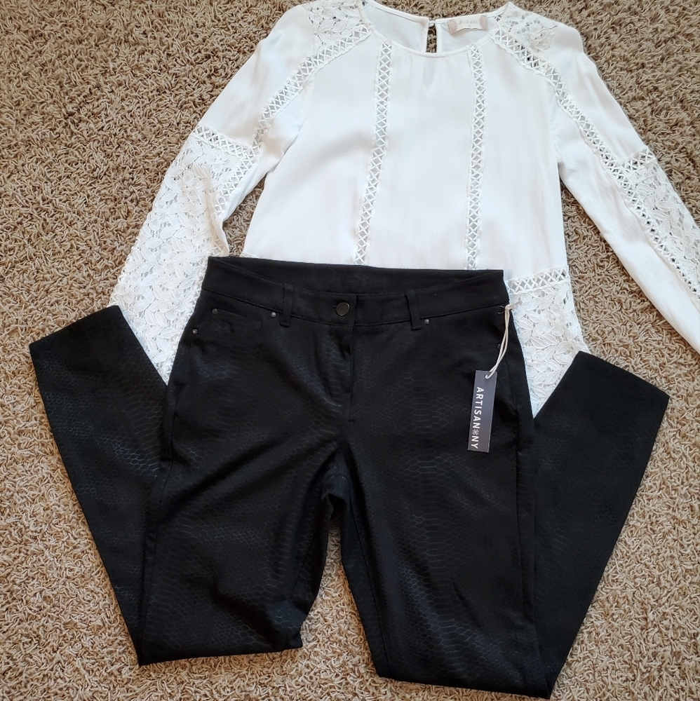 NWT Artisan NY Snake Pattern Skinny Pants Suede Feel Women's Size 8 Leggings